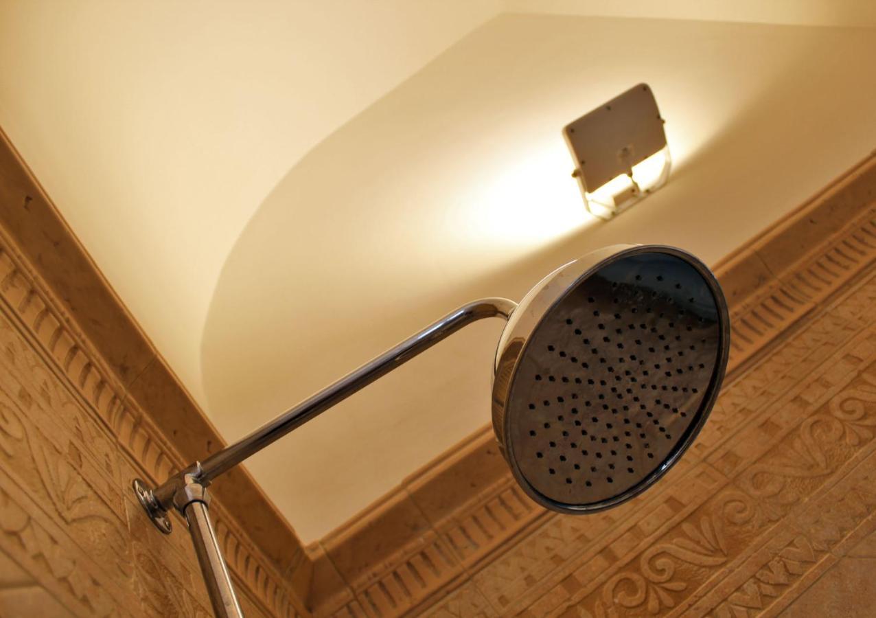 Bed and Breakfast Dimora De Brado Трані Екстер'єр фото