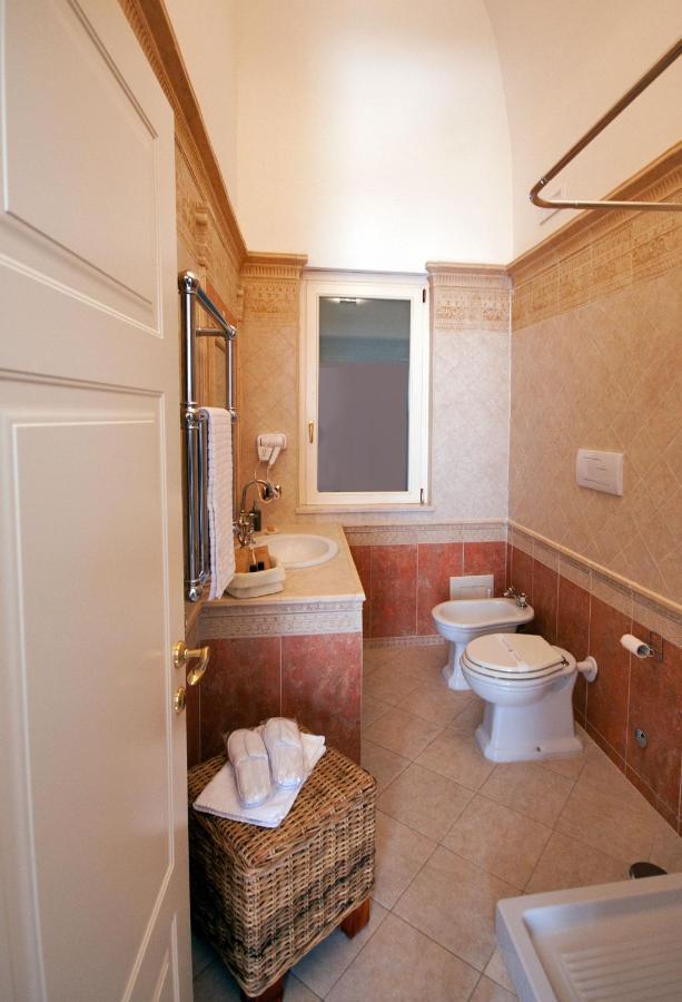 Bed and Breakfast Dimora De Brado Трані Екстер'єр фото