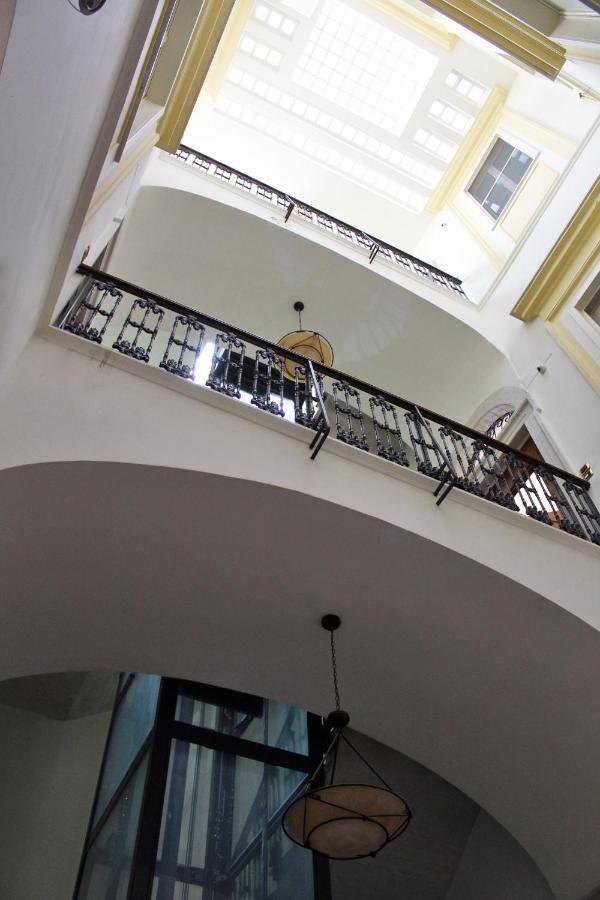 Bed and Breakfast Dimora De Brado Трані Екстер'єр фото