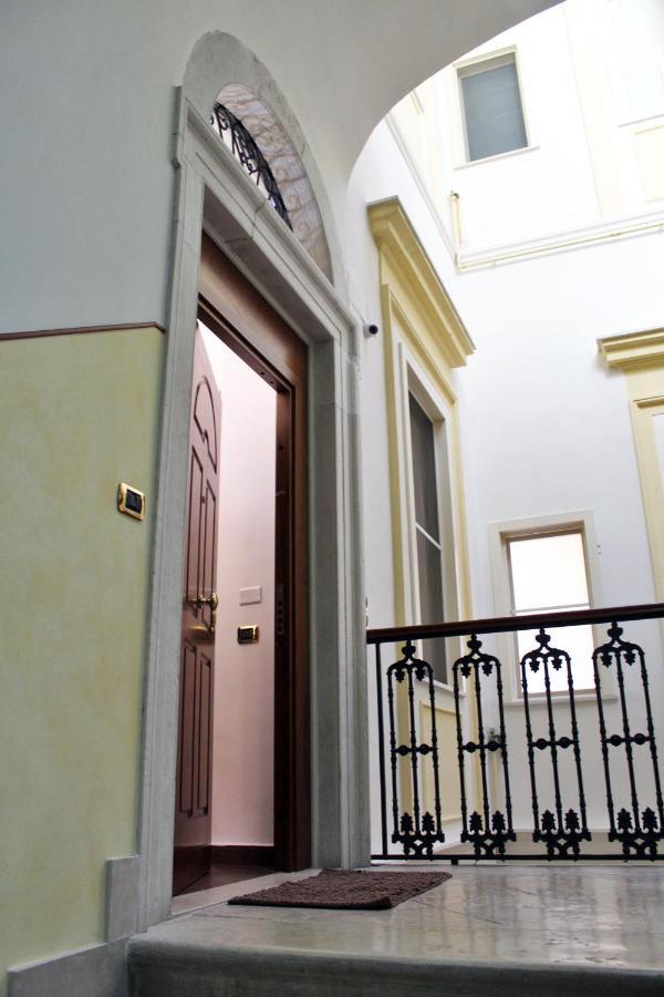 Bed and Breakfast Dimora De Brado Трані Екстер'єр фото